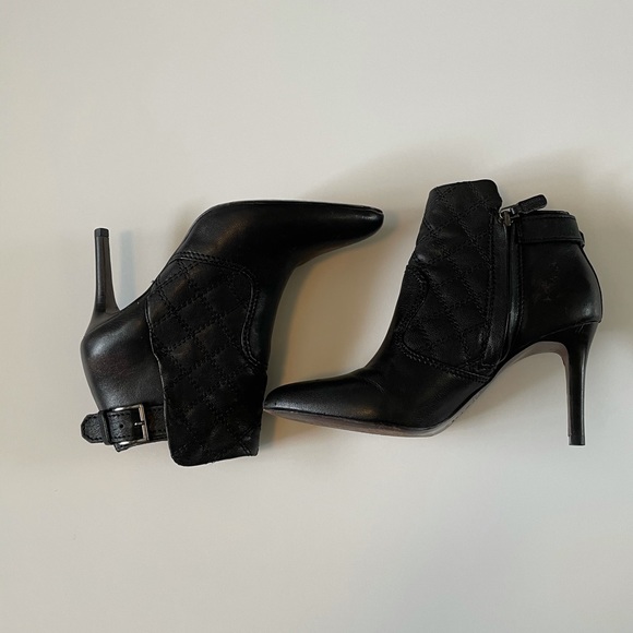 TORY BURCH Black Ankle Bootie Booties Heels 6M - Picture 2 of 3